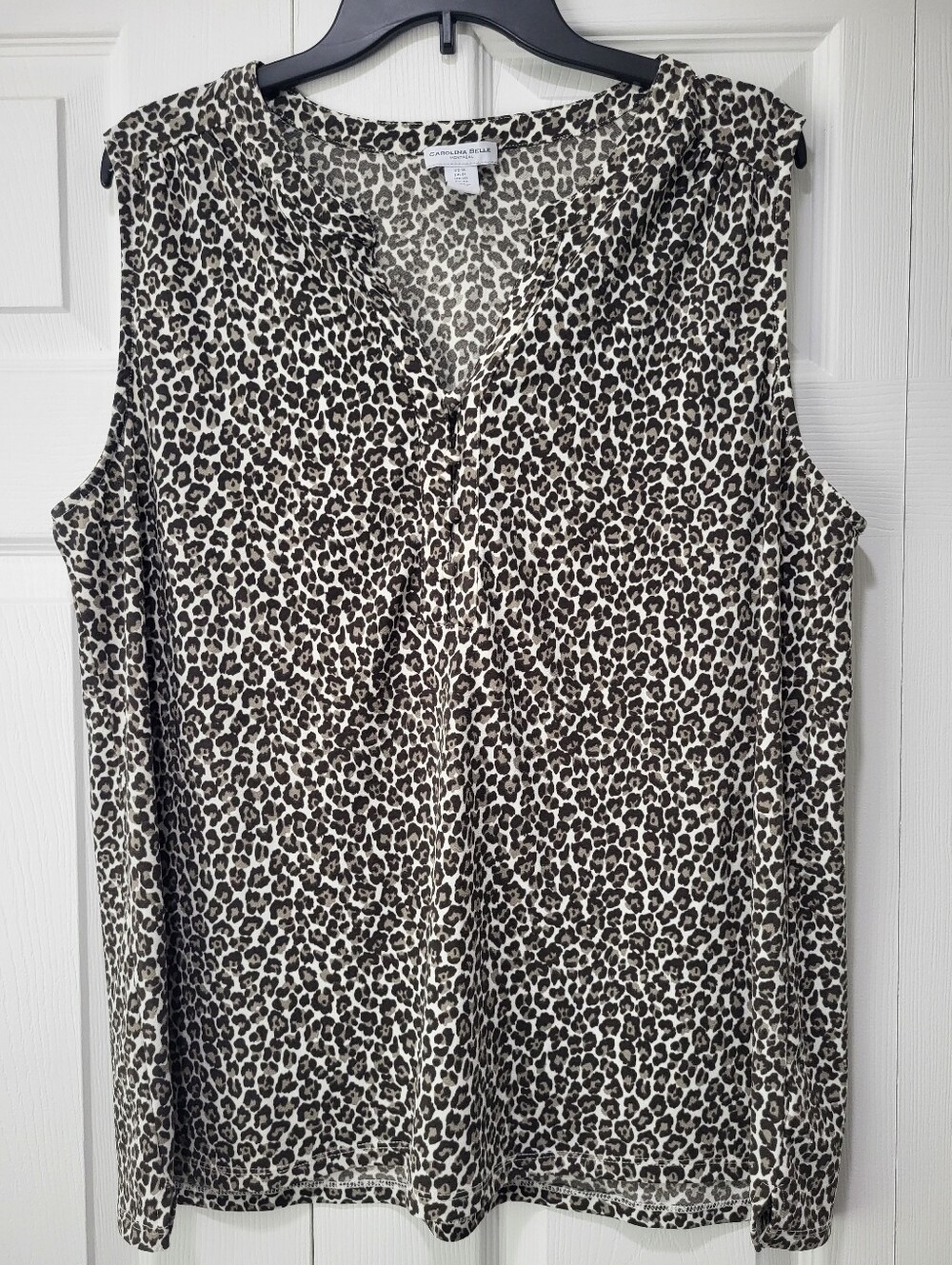Carolina Belle Black & White Leopard Print Sleeveless V-Neck Camisole, Size 1X